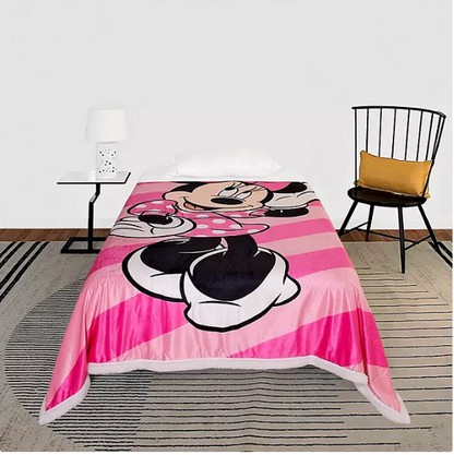 Disney's Minnie Mouse So Pretty 70" x 90" Sherpa Back Blanket