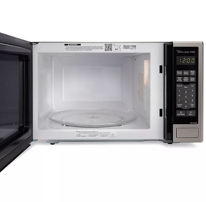 Panasonic Silver Countertop Microwave Oven, 1.3 cu. ft with Genius Sensor, 1100 Watts, NN-SU676S