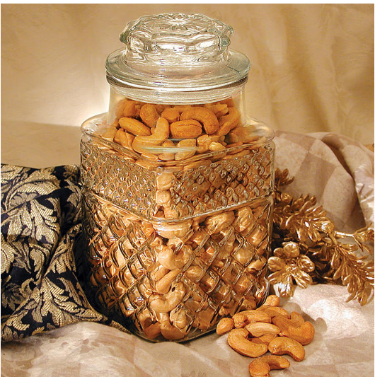 Golden Kernel Fancy Jumbo Cashew Jar (32 oz.)